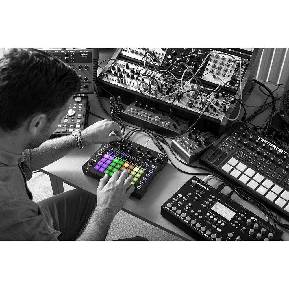 Купить драм-машину Novation CIRCUIT недорого, отзывы, фотографии,  характеристики, низкие цены в интернет магазине БигТВ с доставкой по городу  Москва