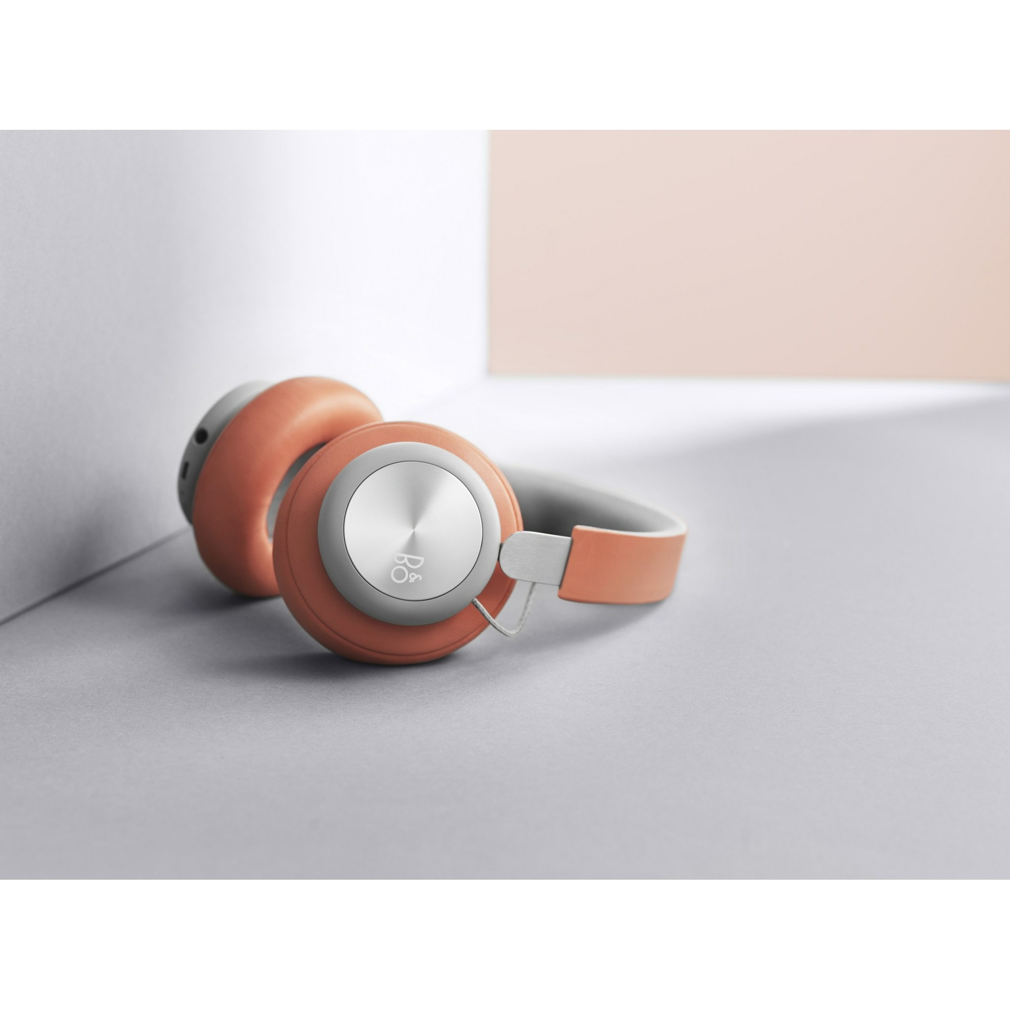 Наушники bang olufsen. Наушники Bang Olufsen BEOPLAY. Bang & Olufsen BEOPLAY h4. B&O BEOPLAY беспроводные наушники. Наушники Bang & Olufsen BEOPLAY h5.