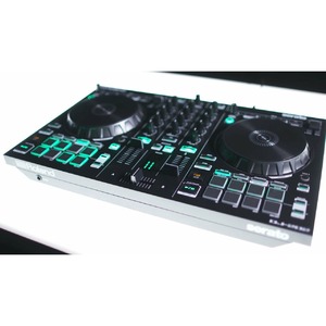 DJ контроллер Roland DJ-202