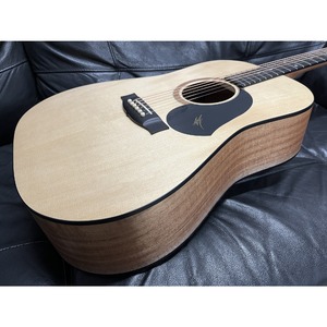 Акустическая гитара Maton S60