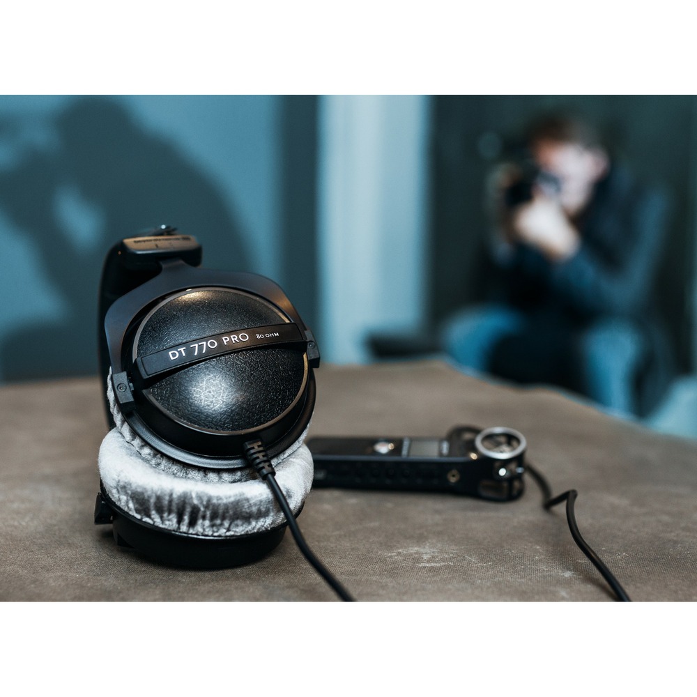 Купить наушники мониторные классические Beyerdynamic DT 770 PRO 250 Ohm  недорого, отзывы, фотографии, характеристики, низкие цены в интернет  магазине БигТВ с доставкой по городу Москва