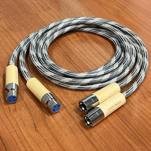 Кабель аудио 2xXLR - 2xXLR Divini Audio X-S12 7N OCC Cable XLR 1.5m