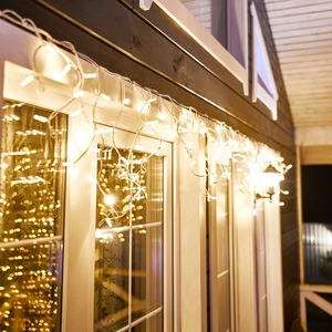 Гирлянда Neon-Night 255-376 Айсикл светодиодная 5х0,7 м, 152 LED, белый провод каучук, теплое белое свечение